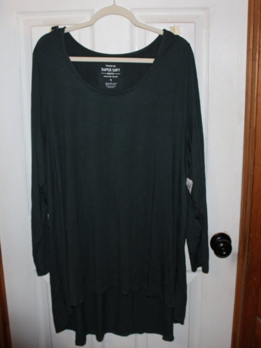 NWT Torrid Super Soft Hi/Low Tunic top Forest Green 4X(26W) Nice
